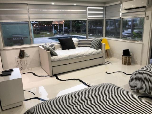 Modern Spanish Villa- Pool- By River-Tropical !!! Fort Lauderdale Esterno foto